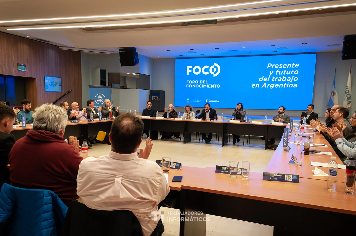 Comunidades informáticas en un encuentro